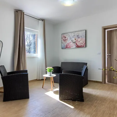 Villa Wonderful Palera Ii With Pool, Immersed In The Nature Near The *