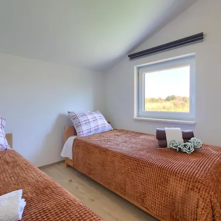 Wonderful Palera Ii With Pool, Immersed In The Nature Near The *